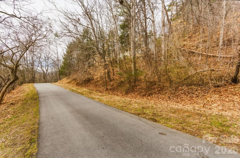 99999 Hawk View Dr #7, Asheville, NC 28804