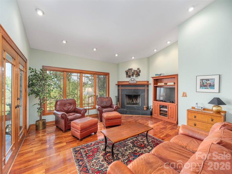 68 Crestwood Rd, Asheville, NC 28804