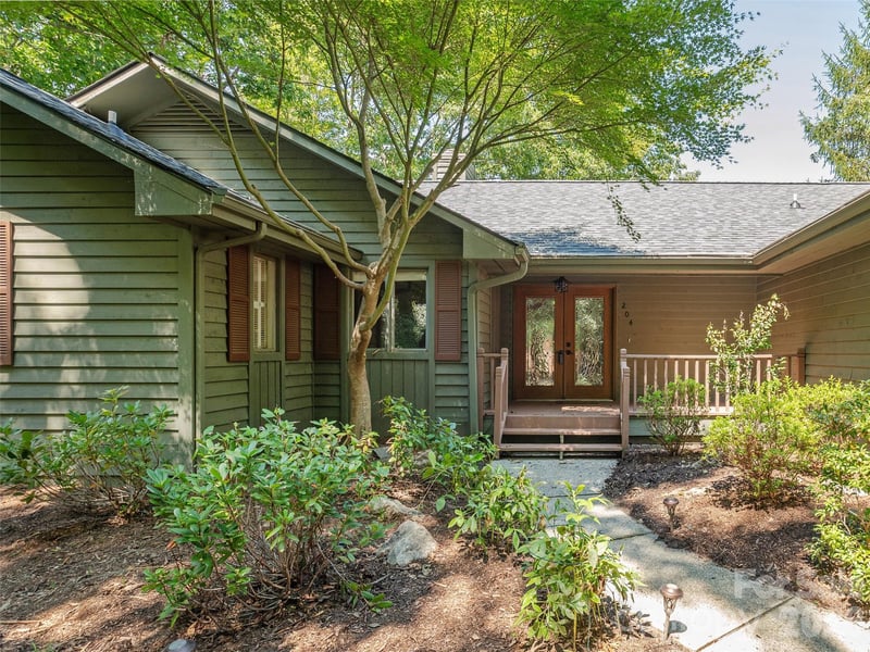 204 Greenleaf Dr, Flat Rock, NC 28731
