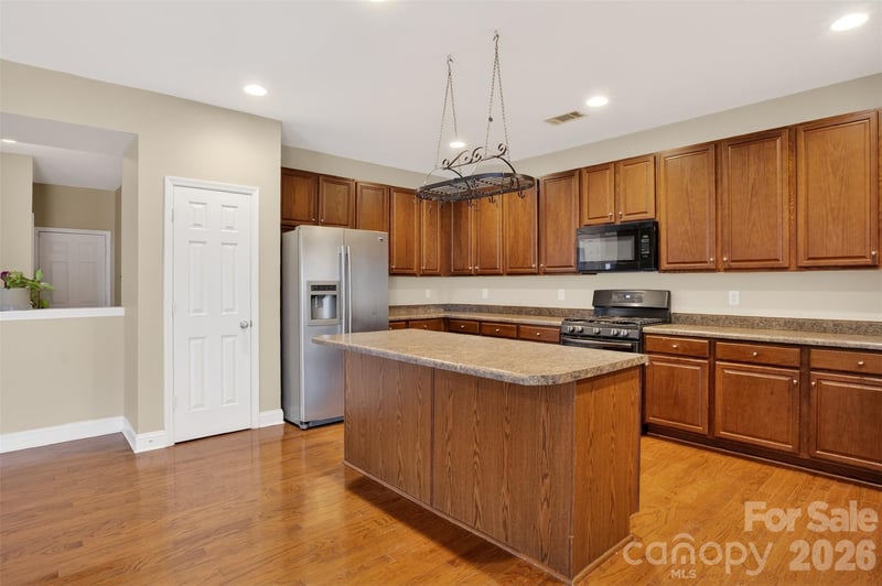 112 Colville Rd, Mooresville, NC 28117