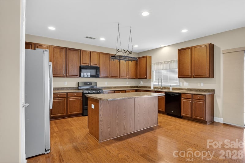 112 Colville Rd, Mooresville, NC 28117