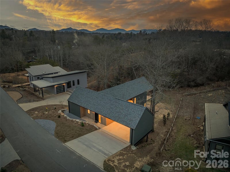 511 Wilma Dykeman Trl, Asheville, NC 28804