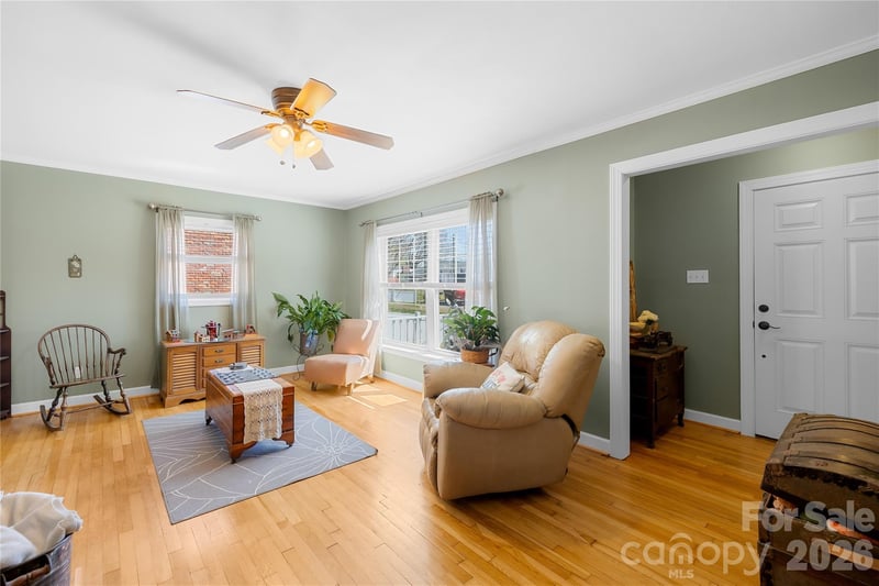 1912 Old West Ln, Gastonia, NC 28052