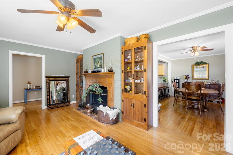 1912 Old West Ln, Gastonia, NC 28052