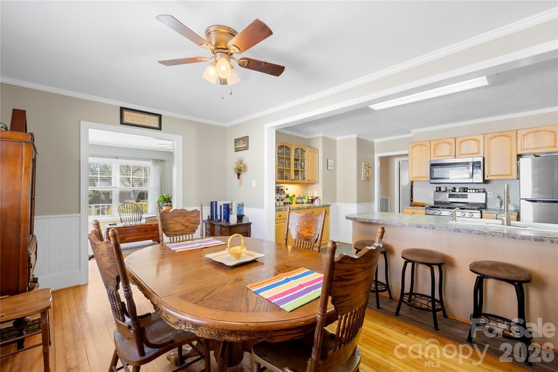 1912 Old West Ln, Gastonia, NC 28052