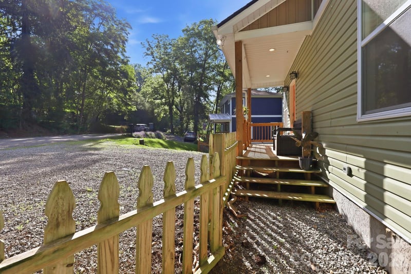 239 Northside St, Canton, NC 28716
