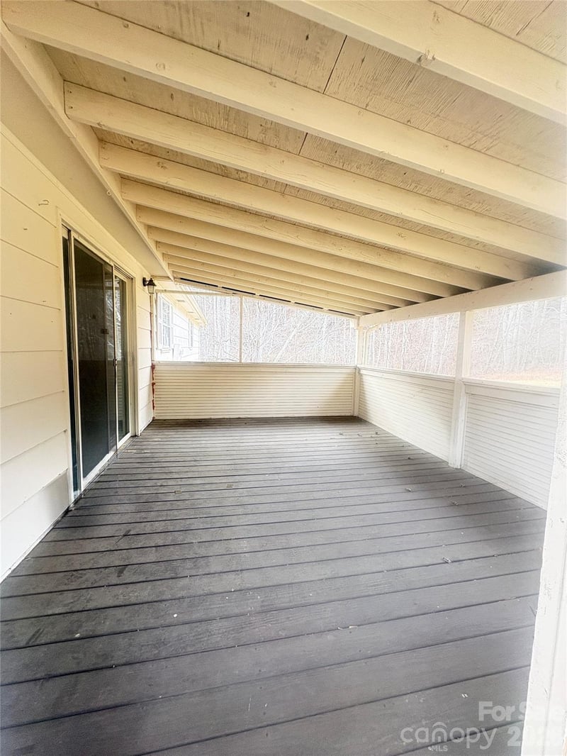 225 Davis Rd, Crumpler, NC 28617