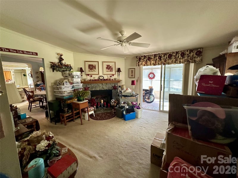 308 Riverwind Dr, Hendersonville, NC 28739