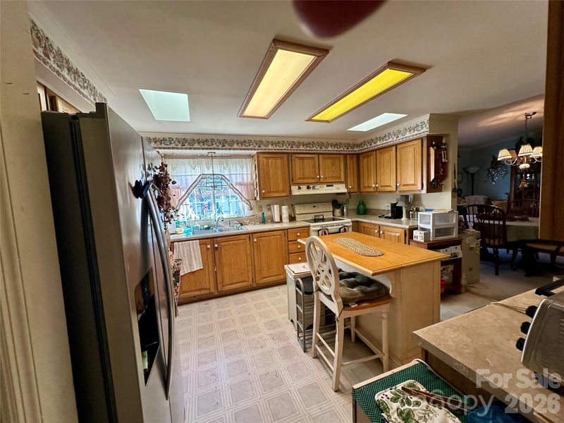 308 Riverwind Dr, Hendersonville, NC 28739
