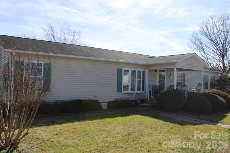 308 Riverwind Dr, Hendersonville, NC 28739