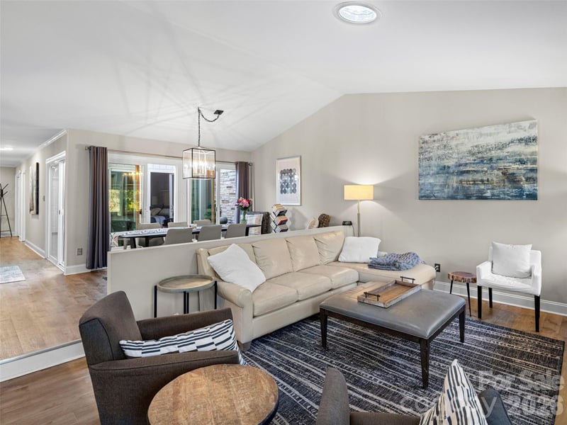 120 Deerlake Dr, Asheville, NC 28803