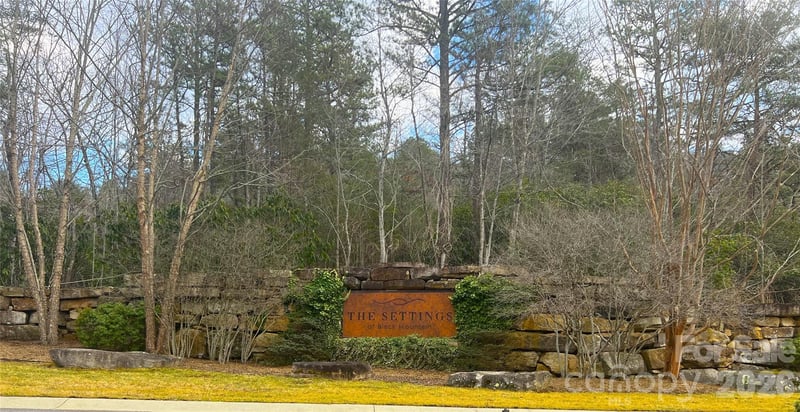 75 Cottage Settings Ln, Black Mountain, NC 28711