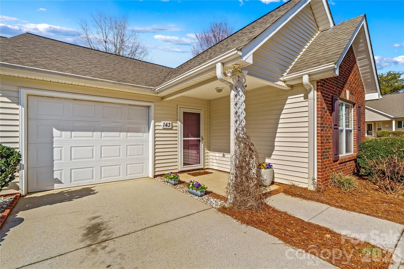 143 Ashwood Ln, Mooresville, NC 28117