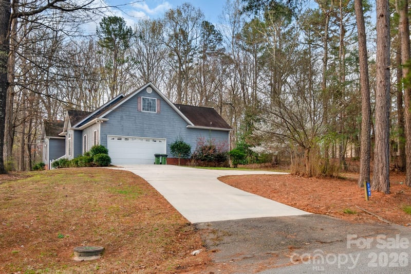 722 Canterbury Dr, Lancaster, SC 29720