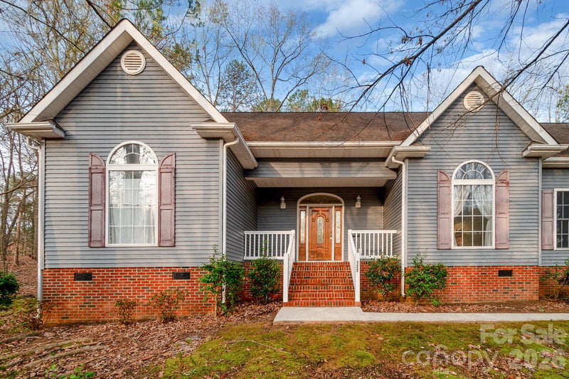 722 Canterbury Dr, Lancaster, SC 29720