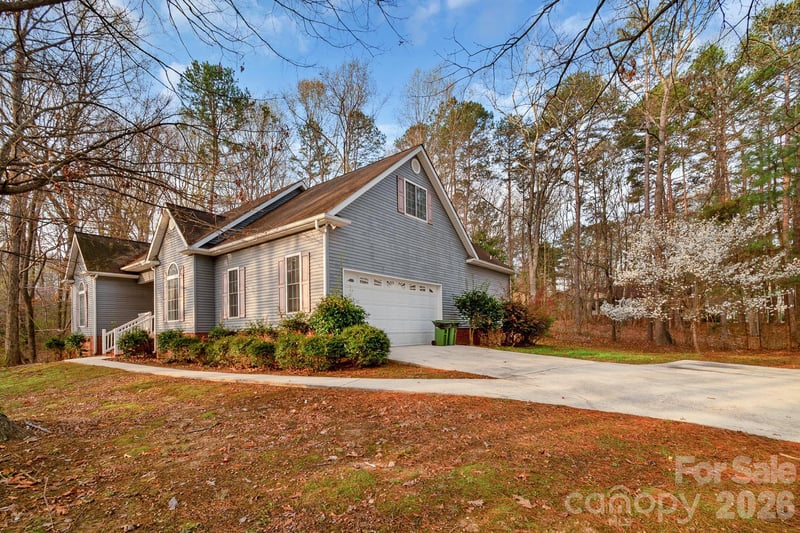 722 Canterbury Dr, Lancaster, SC 29720