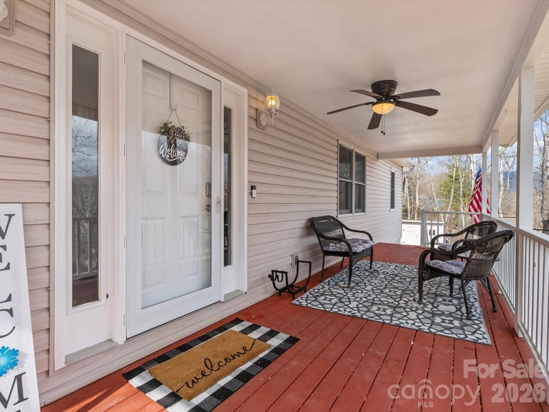 26 Morrow Dr, Fairview, NC 28730