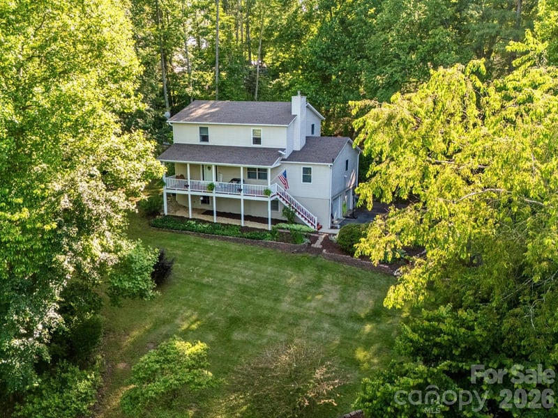 26 Morrow Dr, Fairview, NC 28730