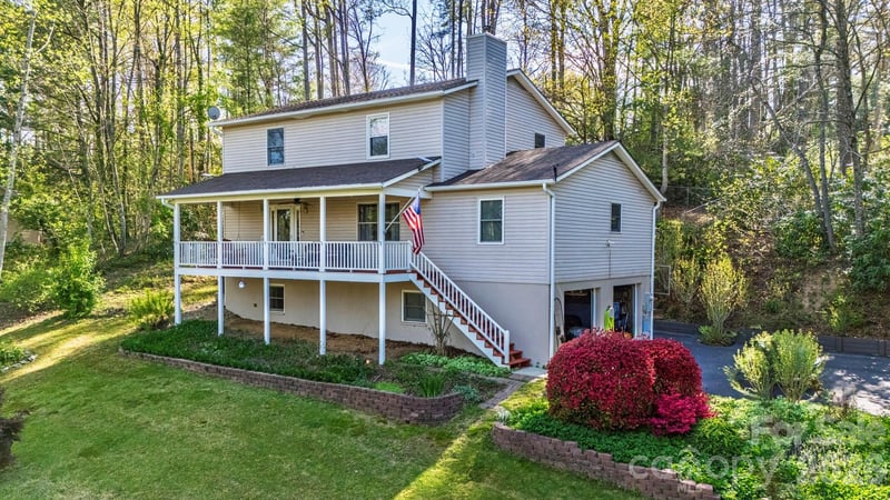 26 Morrow Dr, Fairview, NC 28730