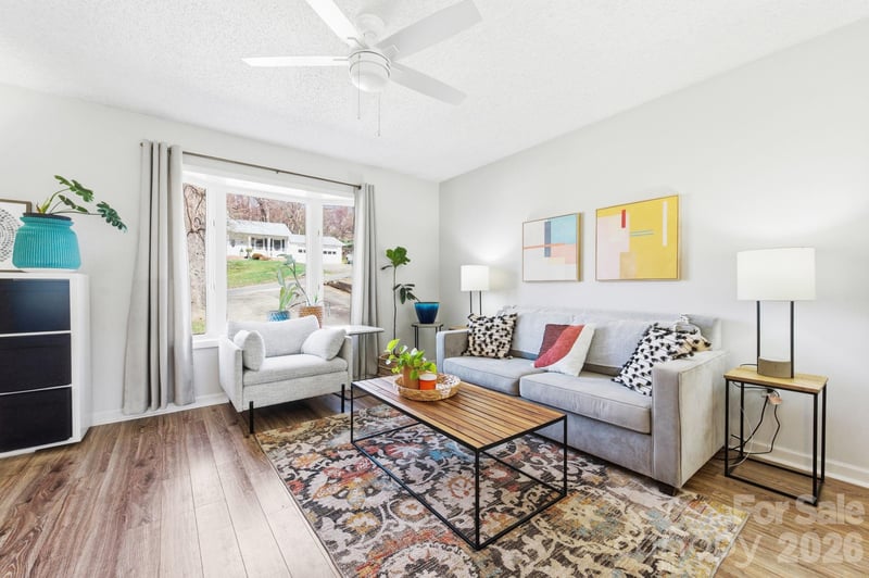 14 Lynwood Cir, Asheville, NC 28806