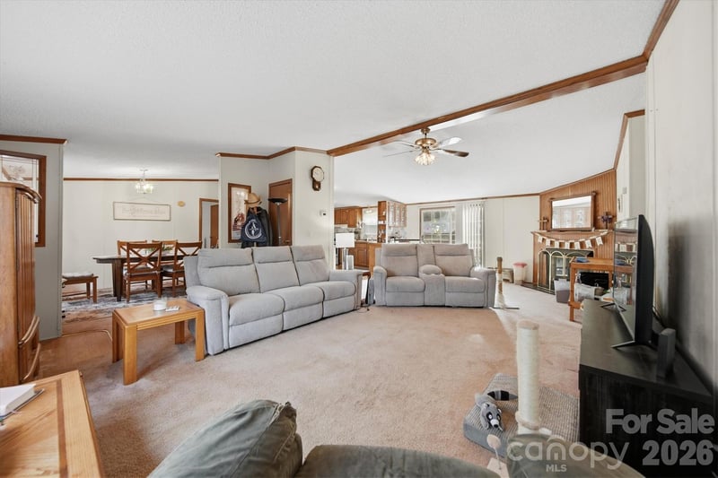 107 10th St, Hildebran, NC 28637