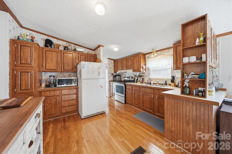 107 10th St, Hildebran, NC 28637
