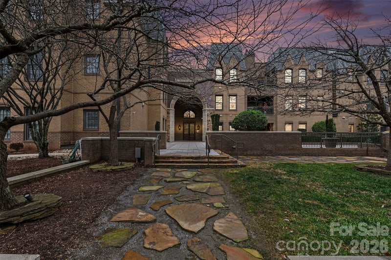 3276 Park Rd, Charlotte, NC 28209