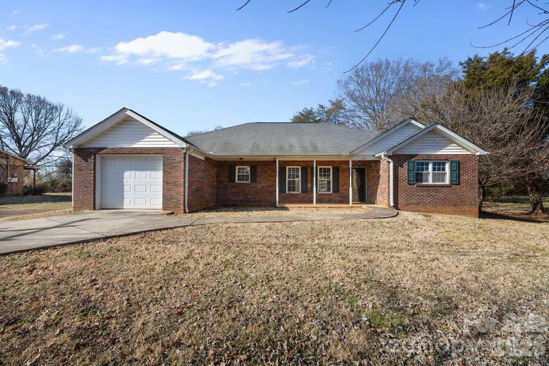 249 Shumaker Dr, Statesville, NC 28625
