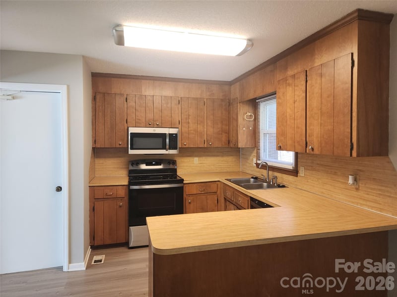 150 Autumn Leaf Rd, Troutman, NC 28166