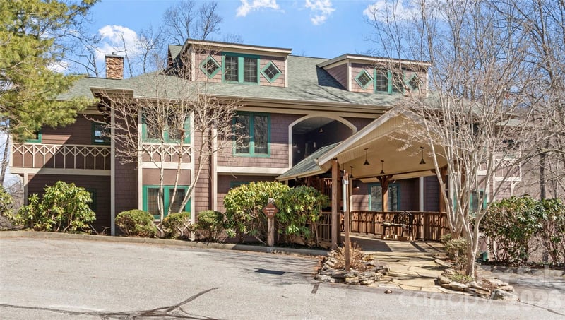 61 Creekside Way #G-101, Burnsville, NC 28714