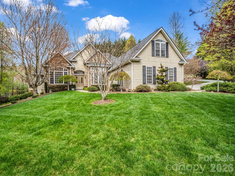 21 Kanuga Forest Dr, Hendersonville, NC 28739