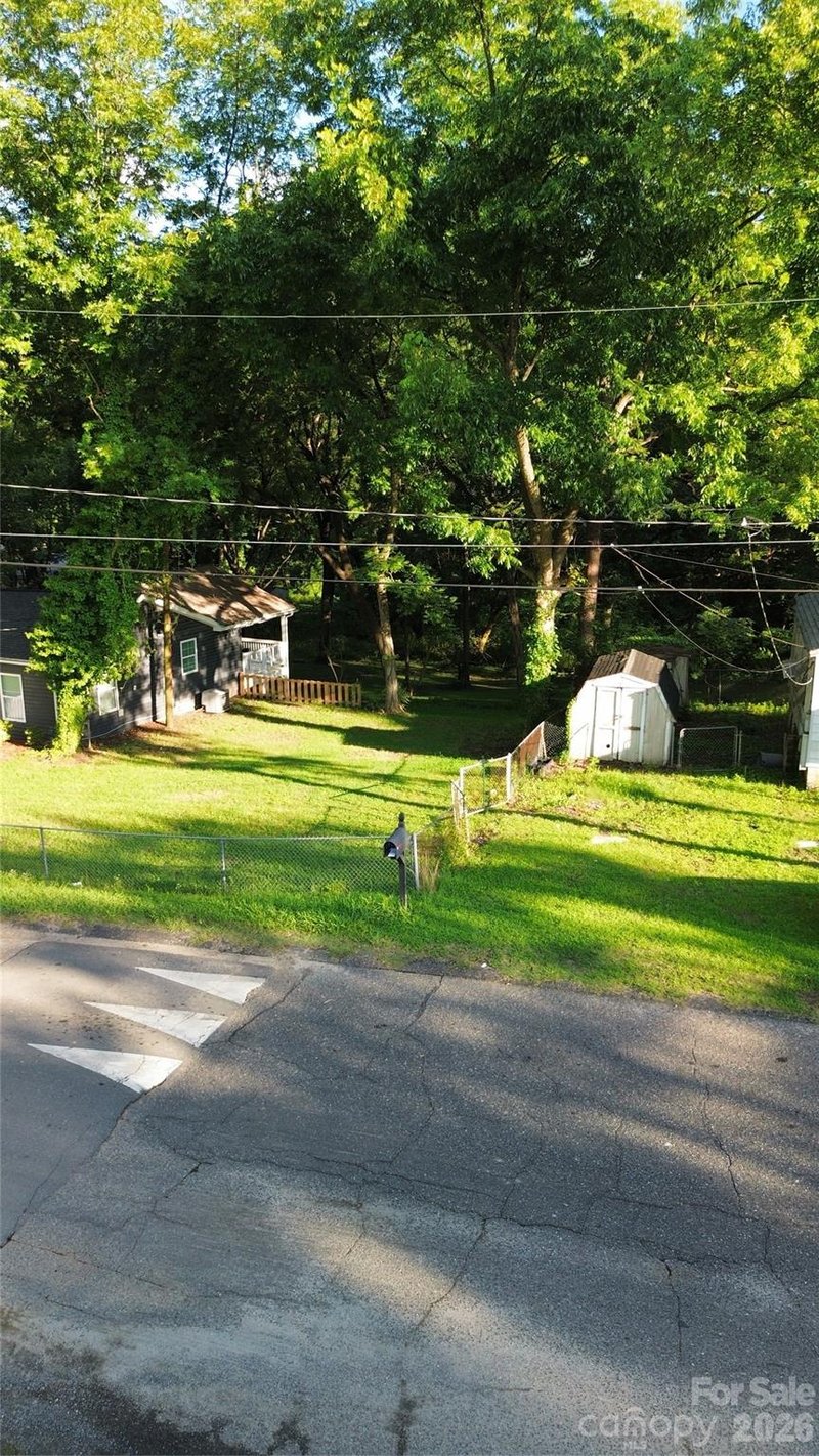 2405 Mary Ave, Gaston, NC 28052