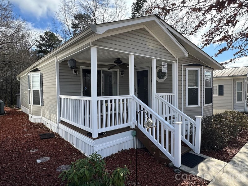 129 Club House Dr, New London, NC 28127