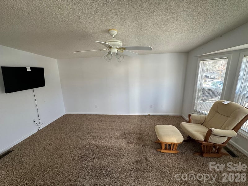 129 Club House Dr, New London, NC 28127