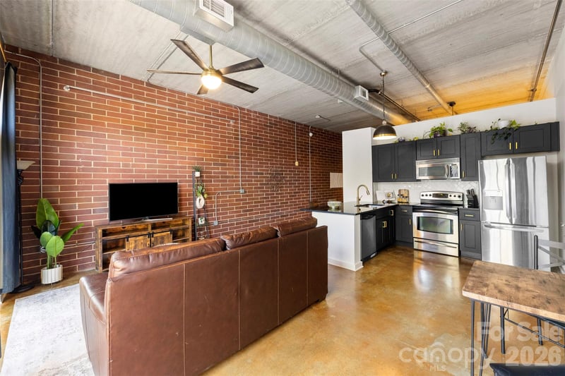 626 N Graham St #205, Charlotte, NC 28202