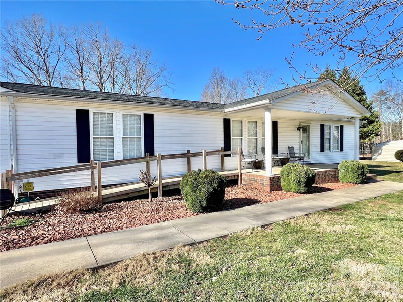 214 Heritage Cir, Taylorsville, NC 28681