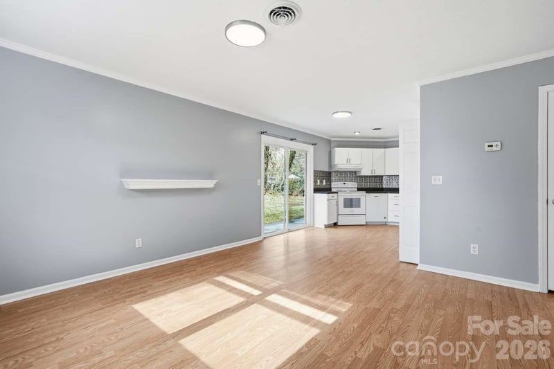 714 Farmington Cir, Hendersonville, NC 28739