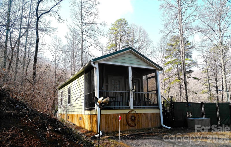73 Bear Oat Trl, Franklin, NC 28734