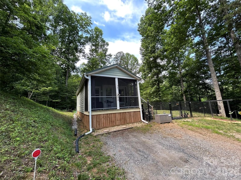 73 Bear Oat Trl, Franklin, NC 28734