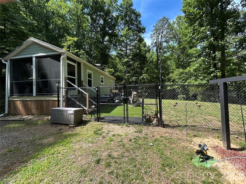 73 Bear Oat Trl, Franklin, NC 28734