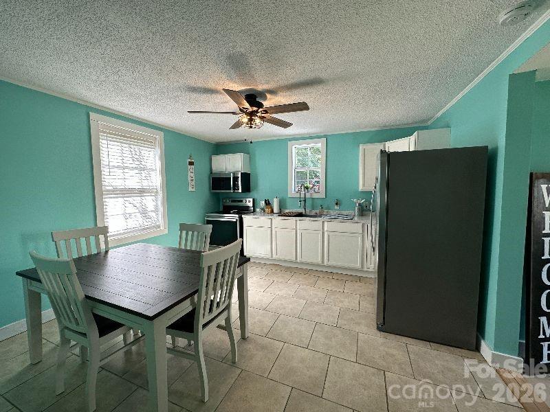 48 Circle Ln, Marion, NC 28752