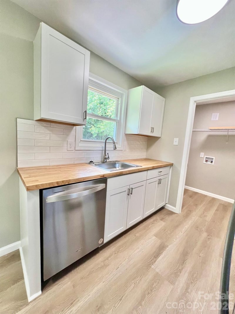 4506 Rink Dam Rd, Taylorsville, NC 28681