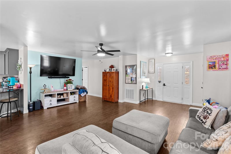 156 Ridge Run Dr, Statesville, NC 28625
