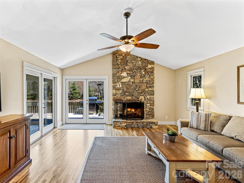 46 Kassahola Dr, Brevard, NC 28712