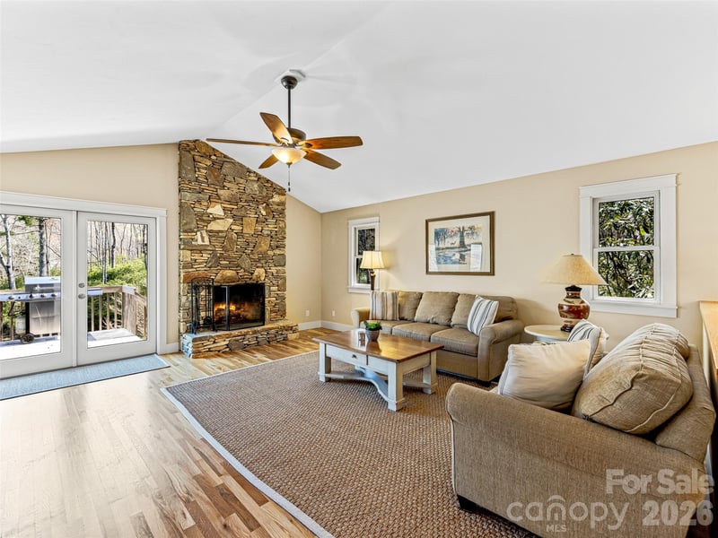 46 Kassahola Dr, Brevard, NC 28712