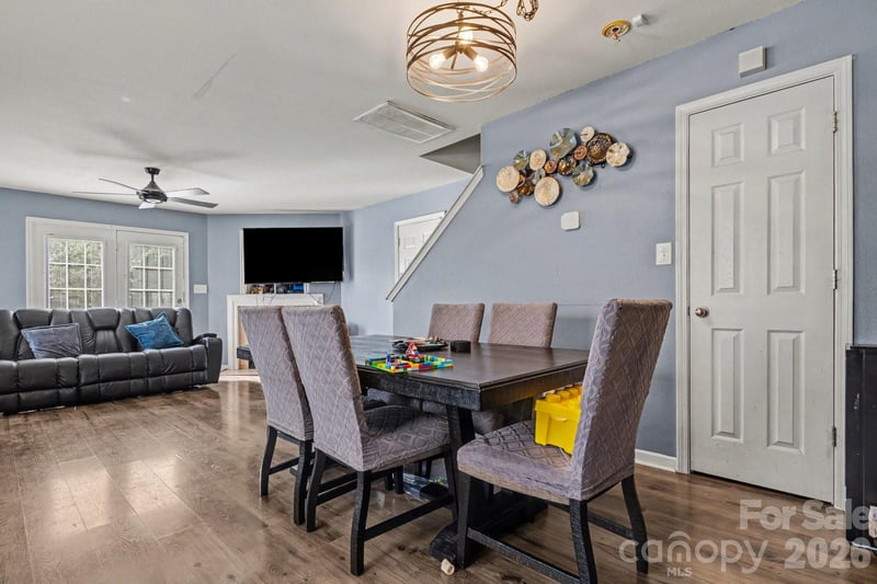 1409 Majestic Meadow Dr, Charlotte, NC 28216
