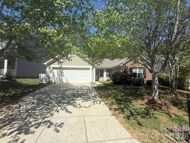 2457 Marthas Ridge Dr, Statesville, NC 28625