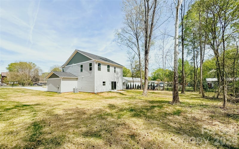 304 Woodside Dr, Harrisburg, NC 28075