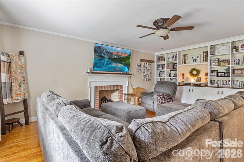 211 General Stonewall Jackson Dr, Stanley, NC 28164
