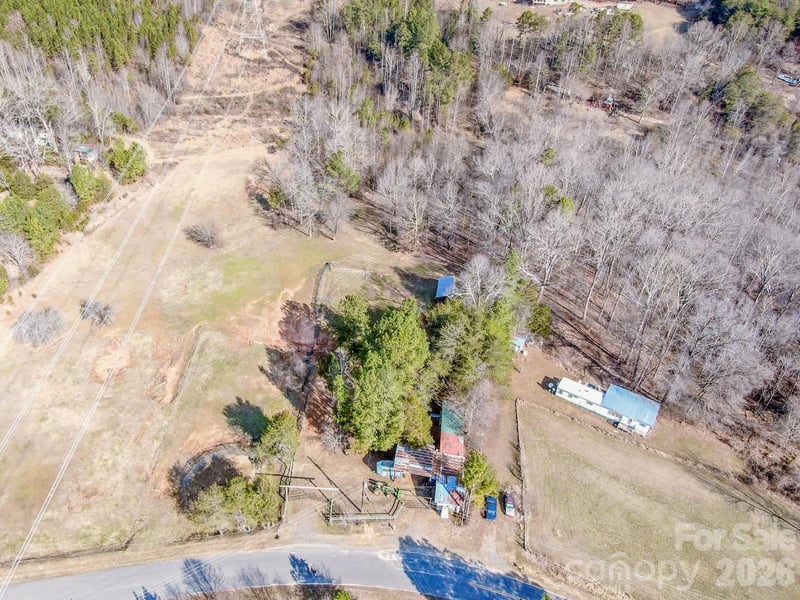 508 Liles Ln, Hiddenite, NC 28636